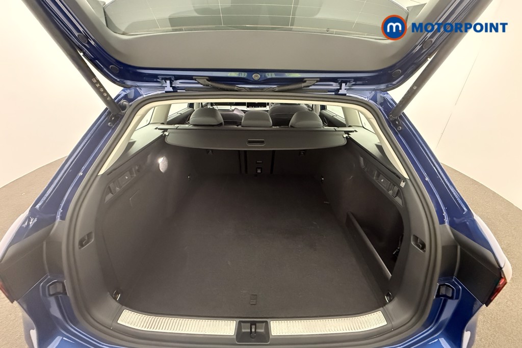 Volkswagen Passat Life Automatic Petrol Plug-In Hybrid Estate - Stock Number (1578131) - 12th supplementary image