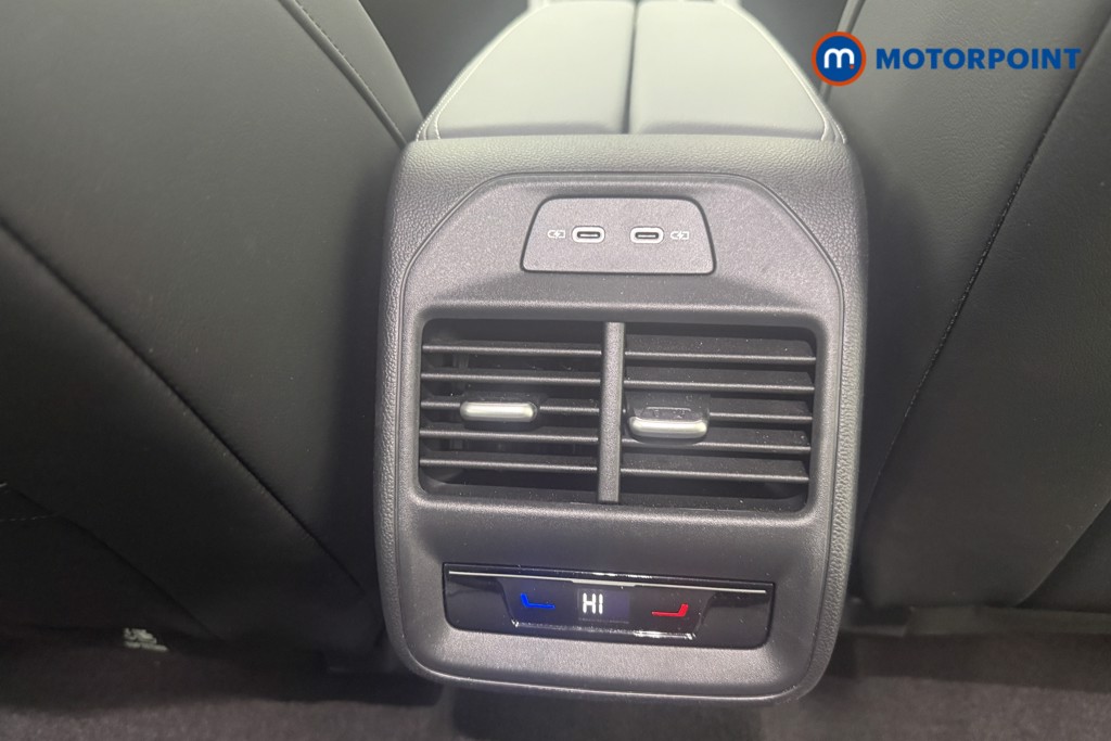 Volkswagen Passat Life Automatic Petrol Plug-In Hybrid Estate - Stock Number (1578131) - 22nd supplementary image