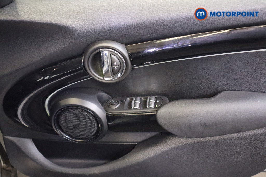 Mini Hatchback Cooper Classic Manual Petrol Hatchback - Stock Number (1578288) - 13th supplementary image