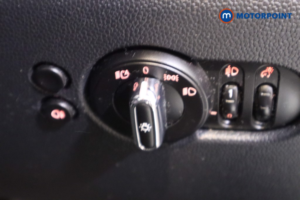 Mini Hatchback Cooper Classic Manual Petrol Hatchback - Stock Number (1578288) - 16th supplementary image