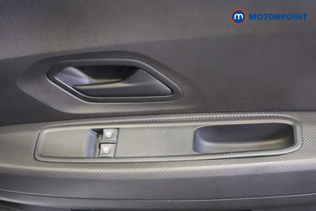 Dacia Sandero Essential Manual Petrol Hatchback - Stock Number (1578655) - 14th supplementary image