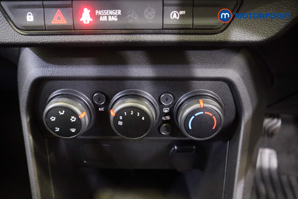 Dacia Sandero Essential Manual Petrol Hatchback - Stock Number (1578655) - 19th supplementary image