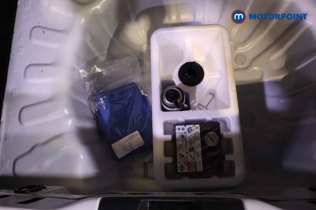 Dacia Sandero Essential Manual Petrol Hatchback - Stock Number (1578655) - 25th supplementary image