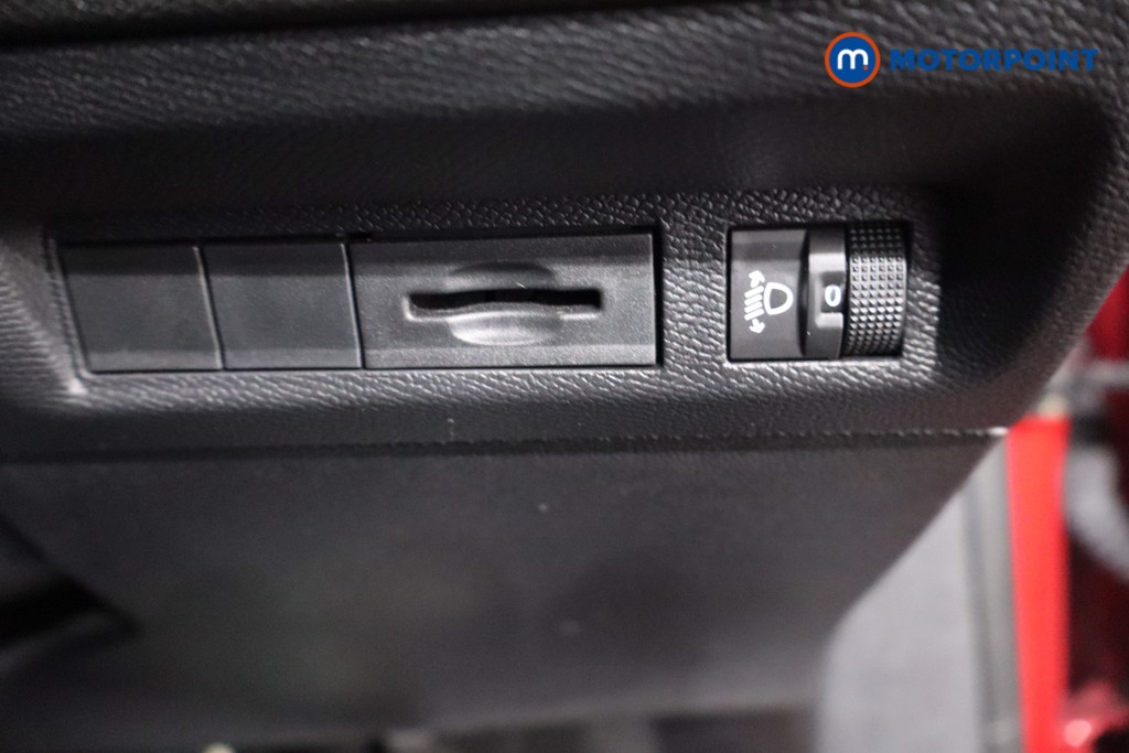 Peugeot 308 Allure Premium Automatic Petrol Estate - Stock Number (1578986) - 17th supplementary image