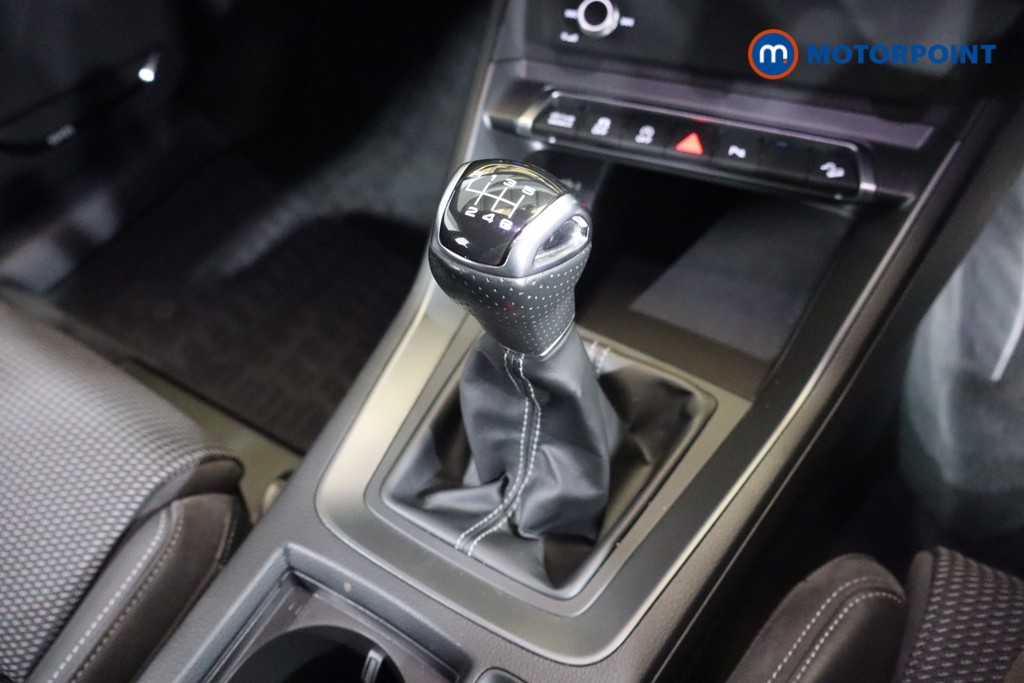 Audi Q3 Black Edition Manual Petrol SUV - Stock Number (1579222) - 12th supplementary image