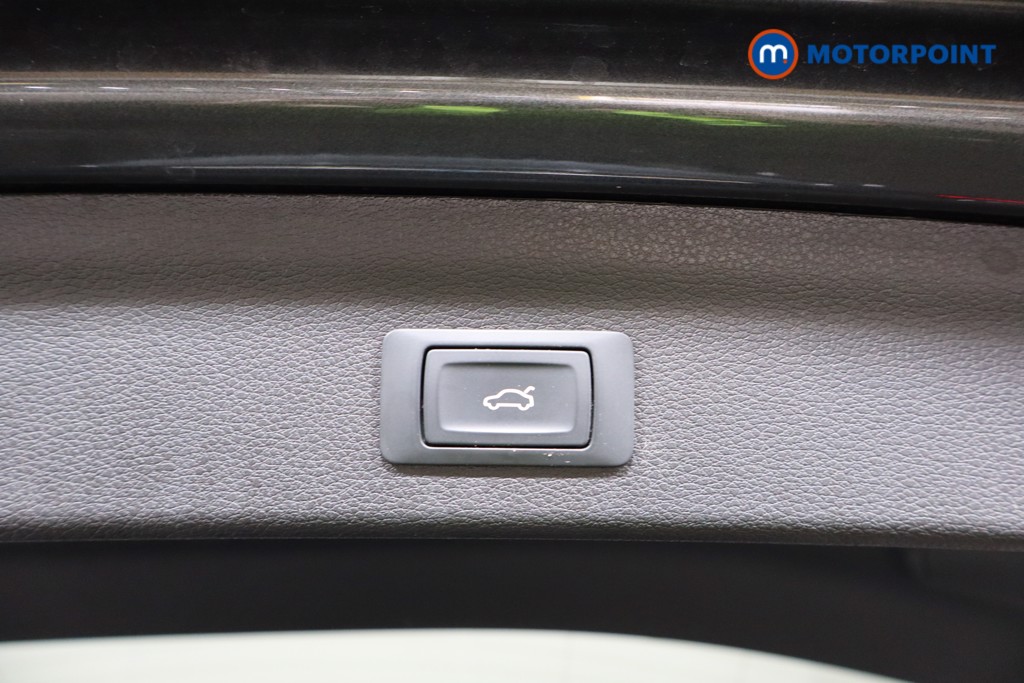 Audi Q3 Black Edition Manual Petrol SUV - Stock Number (1579222) - 26th supplementary image