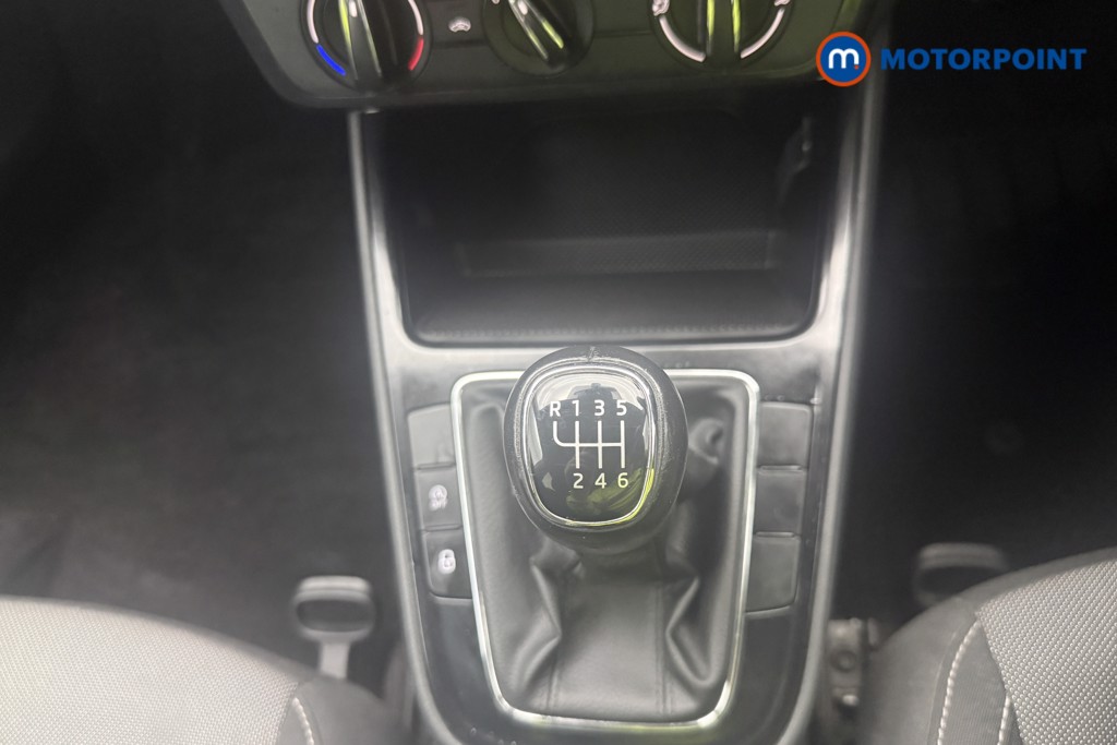 Skoda Fabia Colour Edition Manual Petrol Hatchback - Stock Number (1579570) - 16th supplementary image