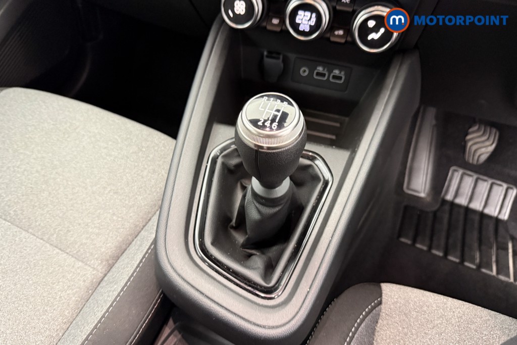 Renault Clio Evolution Manual Petrol Hatchback - Stock Number (1579683) - 12th supplementary image