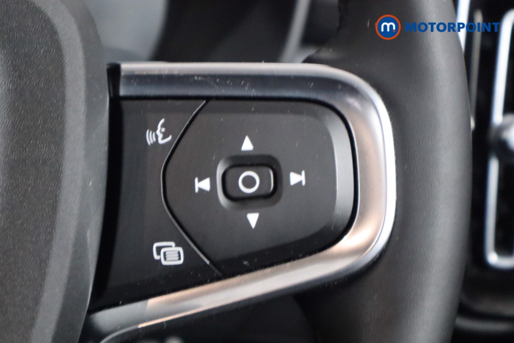Volvo Xc40 Momentum Automatic Petrol SUV - Stock Number (1581094) - 8th supplementary image