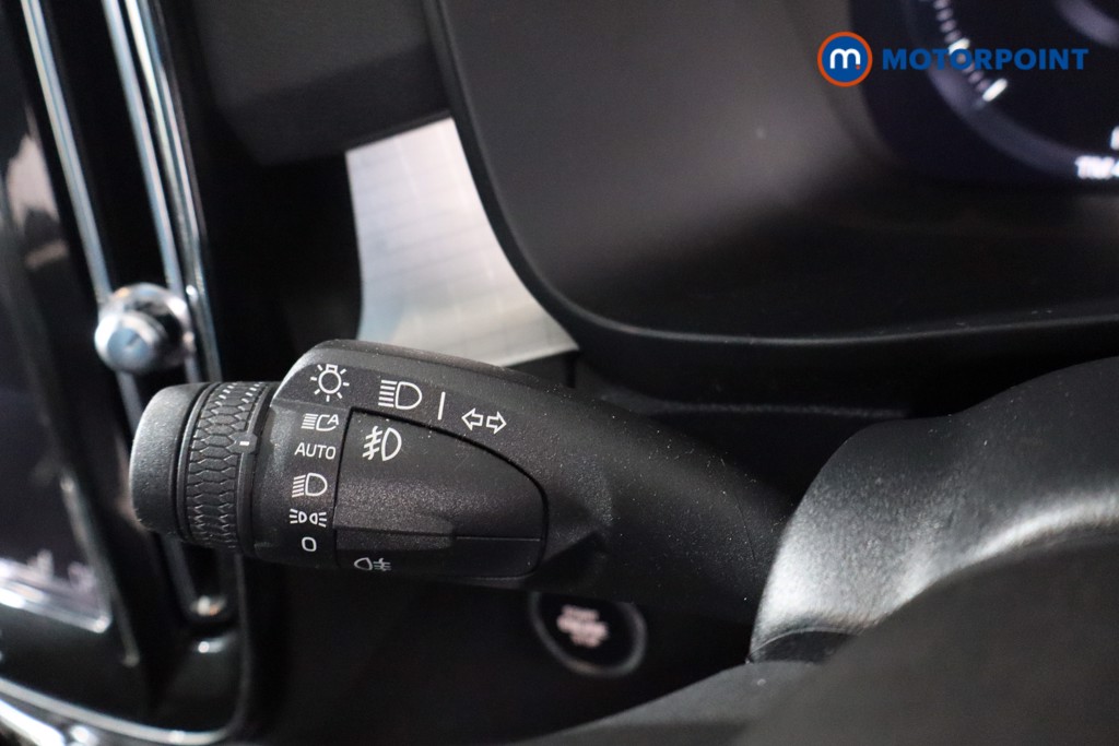 Volvo Xc40 Momentum Automatic Petrol SUV - Stock Number (1581094) - 17th supplementary image