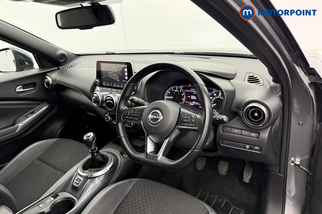 Nissan Juke N-Connecta Manual Petrol SUV - Stock Number (1581373) - 4th supplementary image