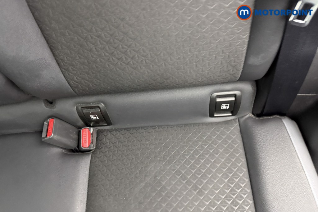 Nissan Juke N-Connecta Manual Petrol SUV - Stock Number (1581373) - 23rd supplementary image