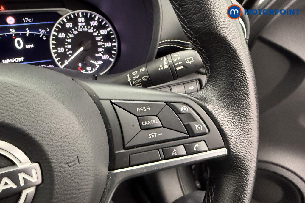 Nissan Juke N-Connecta Manual Petrol SUV - Stock Number (1581377) - 14th supplementary image