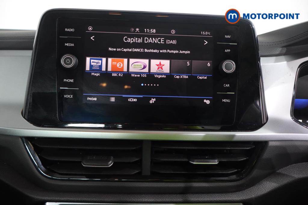Volkswagen T-Roc Life Manual Petrol SUV - Stock Number (1581439) - 2nd supplementary image