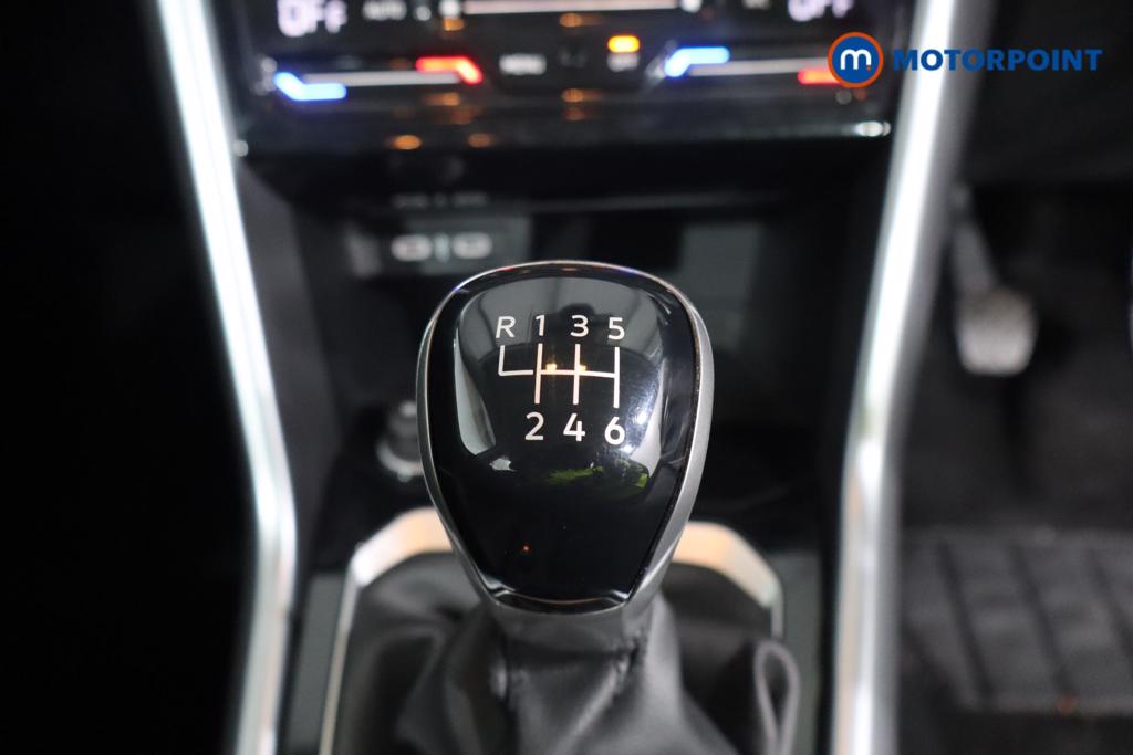 Volkswagen T-Roc Life Manual Petrol SUV - Stock Number (1581439) - 4th supplementary image