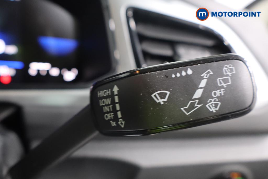 Volkswagen T-Roc Life Manual Petrol SUV - Stock Number (1581439) - 9th supplementary image