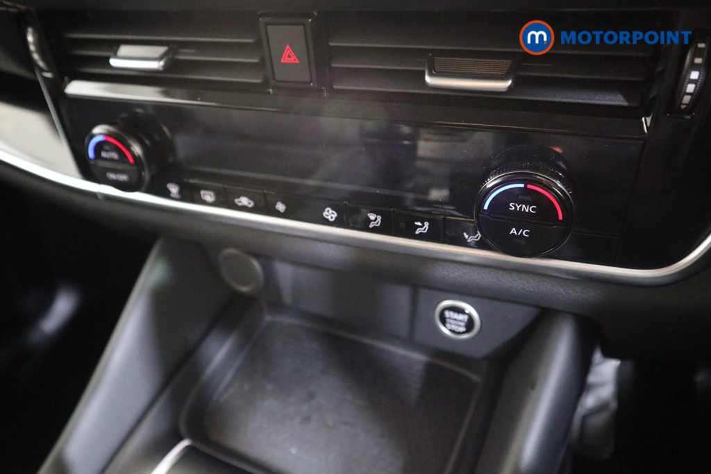 Nissan Qashqai N-Connecta Manual Petrol SUV - Stock Number (1581677) - 7th supplementary image