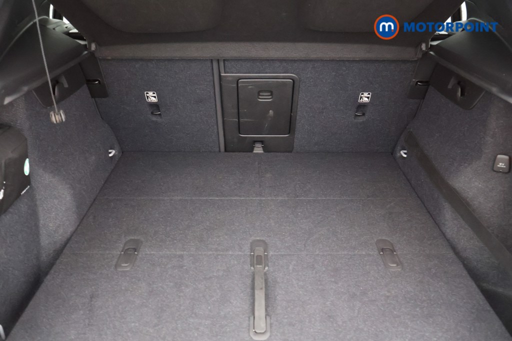 Volvo Xc40 R Design Pro Automatic Petrol SUV - Stock Number (1582354) - 11th supplementary image