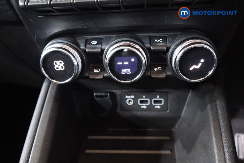 Renault Clio Evolution Manual Petrol Hatchback - Stock Number (1583011) - 17th supplementary image