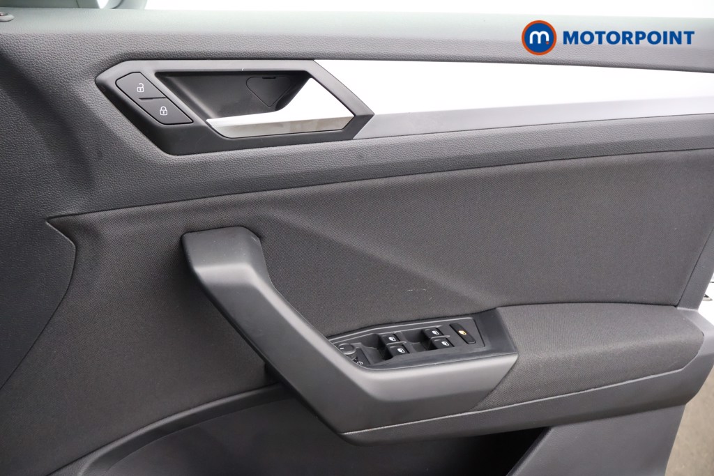 Volkswagen T-Roc Life Manual Petrol SUV - Stock Number (1583070) - 1st supplementary image