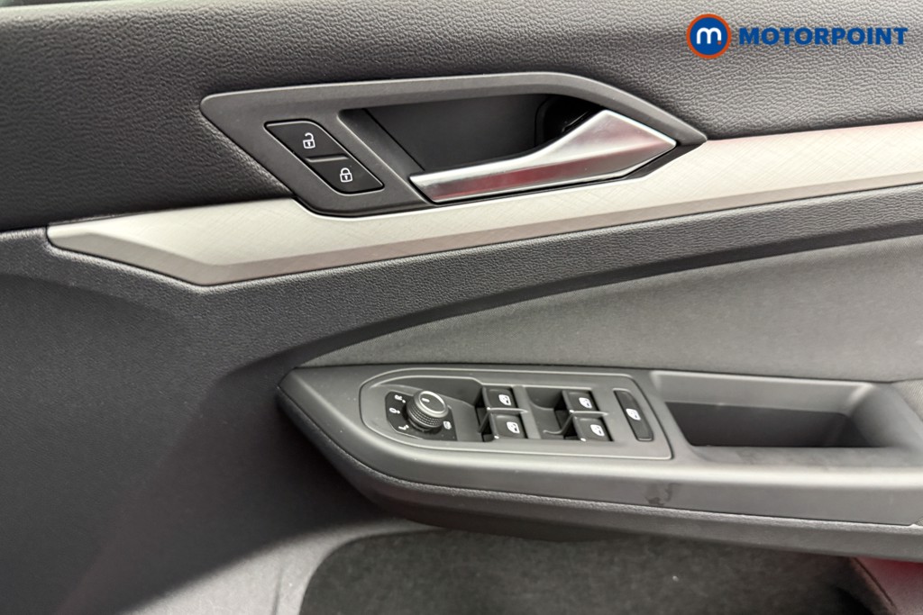 Volkswagen Golf Life Manual Petrol Estate - Stock Number (1583447) - 16th supplementary image