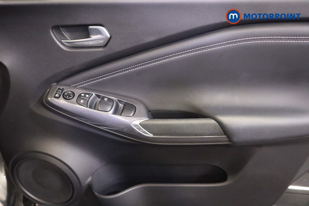 Nissan Juke N-Connecta Automatic Petrol-Electric Hybrid SUV - Stock Number (1583548) - 13th supplementary image