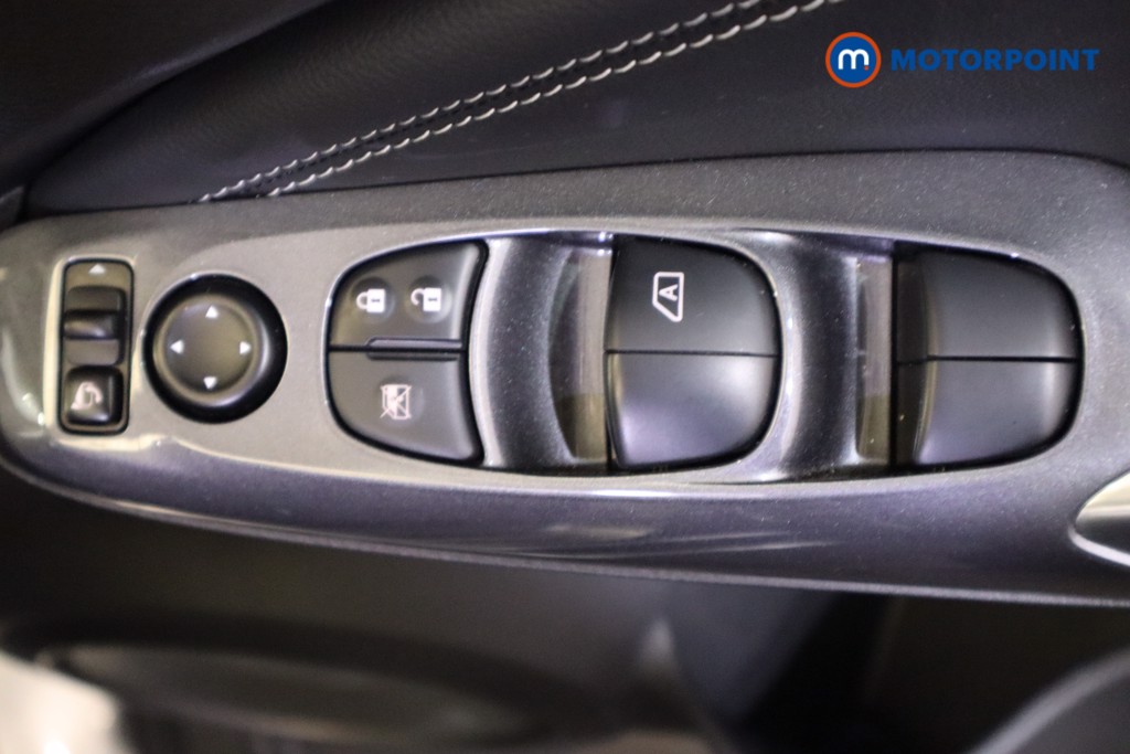 Nissan Juke N-Connecta Automatic Petrol-Electric Hybrid SUV - Stock Number (1583548) - 15th supplementary image