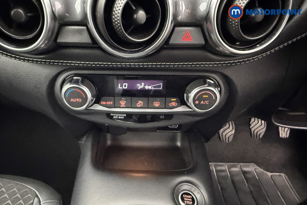 Nissan Juke N-Connecta Manual Petrol SUV - Stock Number (1566119) - 11th supplementary image
