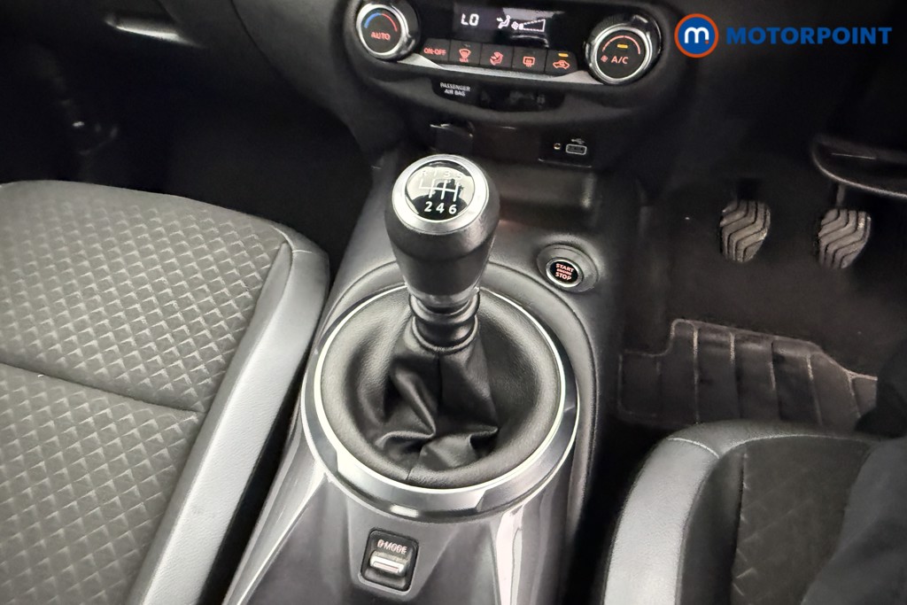 Nissan Juke N-Connecta Manual Petrol SUV - Stock Number (1566119) - 12th supplementary image