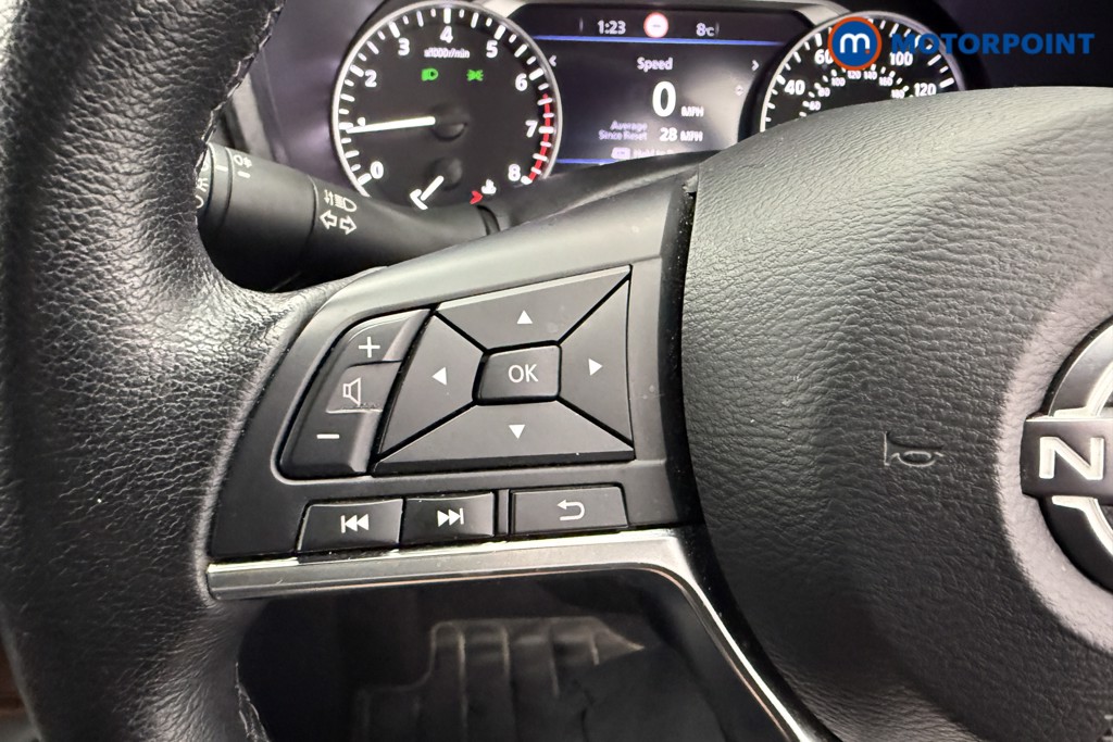 Nissan Juke N-Connecta Manual Petrol SUV - Stock Number (1566119) - 13th supplementary image