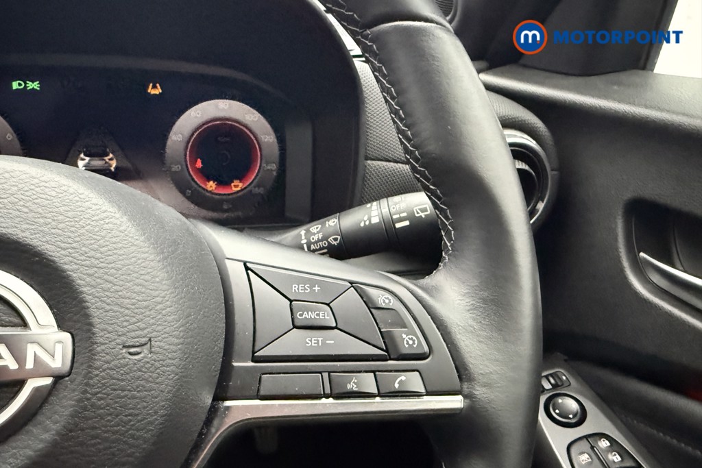 Nissan Juke N-Connecta Manual Petrol SUV - Stock Number (1571903) - 8th supplementary image