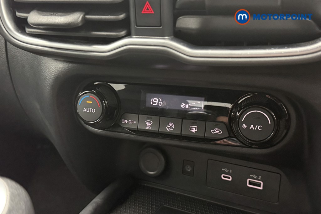 Nissan Juke N-Connecta Manual Petrol SUV - Stock Number (1571903) - 13th supplementary image