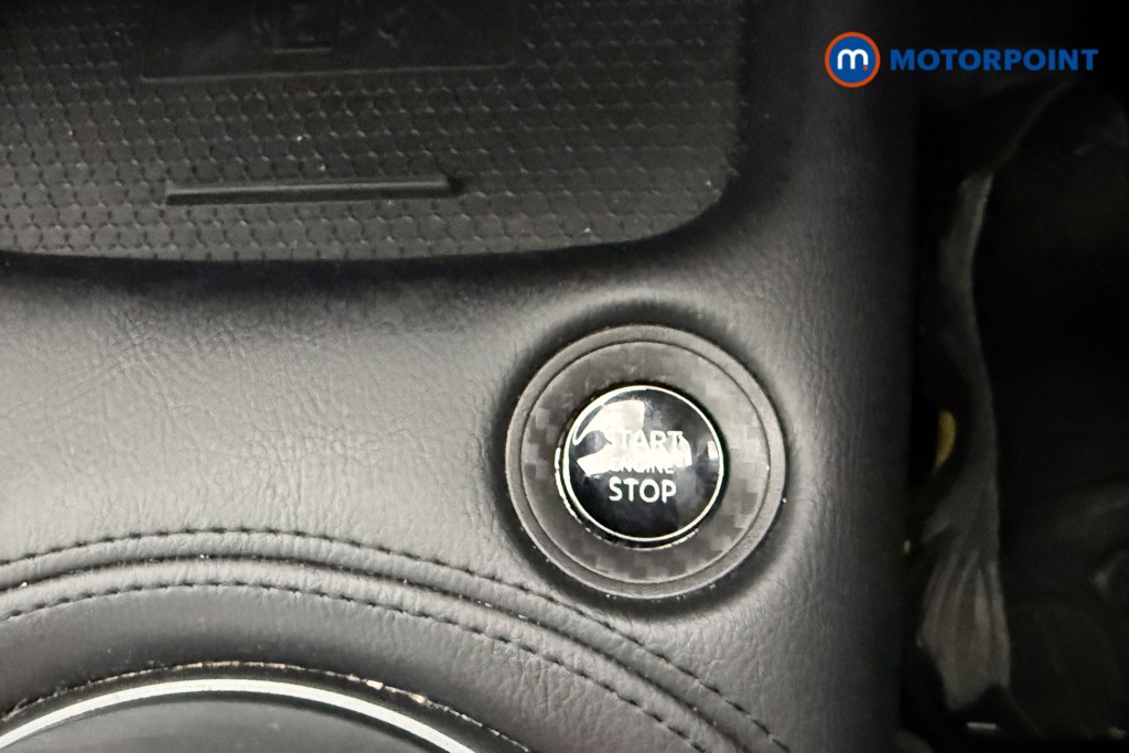 Nissan Juke N-Connecta Manual Petrol SUV - Stock Number (1571903) - 17th supplementary image