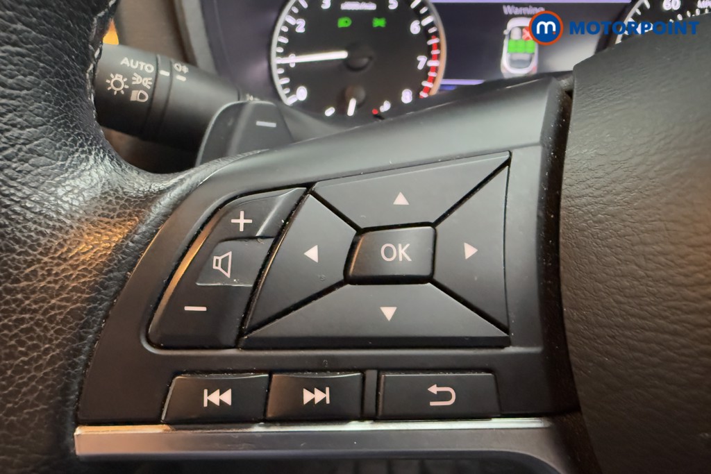 Nissan Juke N-Connecta Automatic Petrol SUV - Stock Number (1572656) - 4th supplementary image