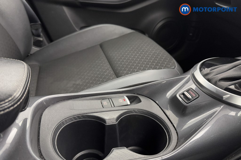 Nissan Juke N-Connecta Automatic Petrol SUV - Stock Number (1572656) - 15th supplementary image