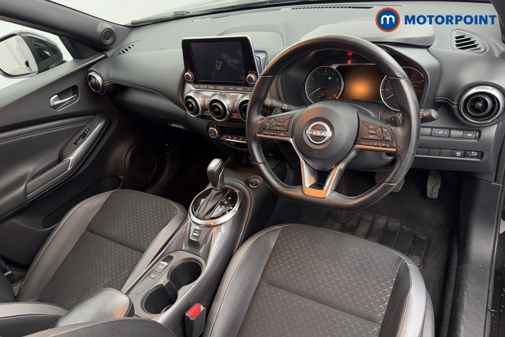 Nissan Juke N-Connecta Automatic Petrol SUV - Stock Number (1572656) - 1st supplementary image