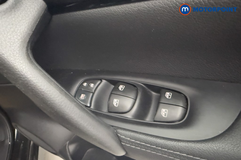 Nissan Qashqai Acenta Premium Automatic Petrol SUV - Stock Number (1572697) - 13th supplementary image