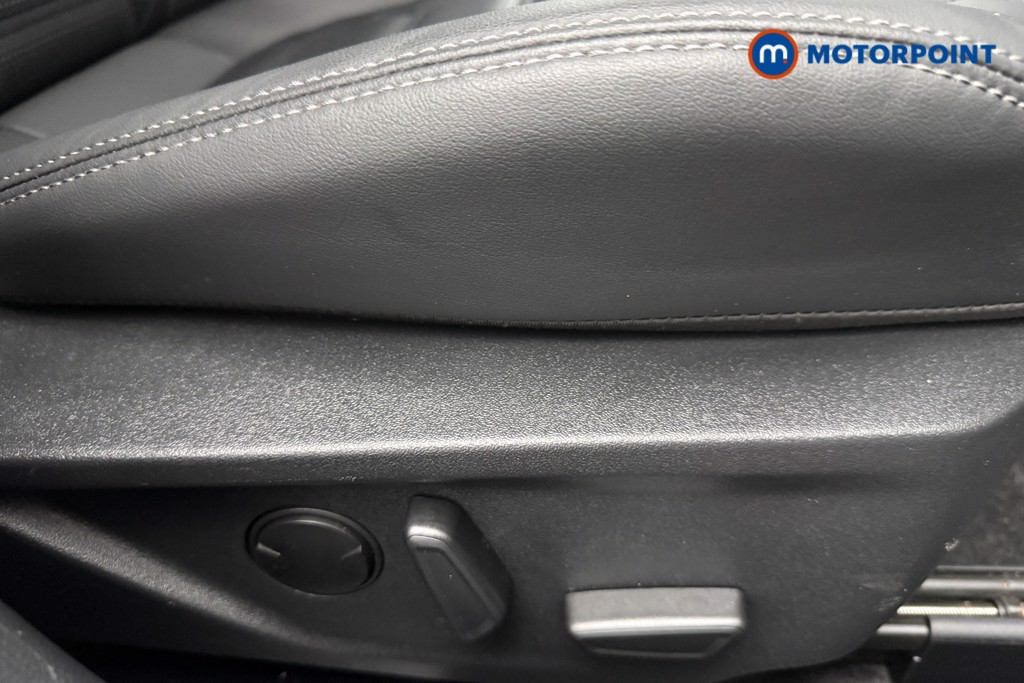 Ford Focus Active X Automatic Petrol Estate - Stock Number (1574503) - 18th supplementary image