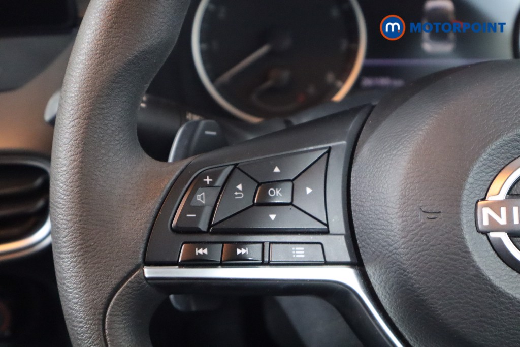 Nissan Juke Acenta Premium Automatic Petrol SUV - Stock Number (1575558) - 7th supplementary image