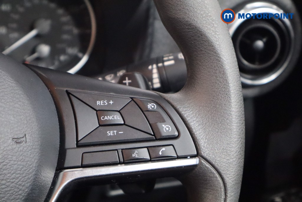 Nissan Juke Acenta Premium Automatic Petrol SUV - Stock Number (1575558) - 8th supplementary image