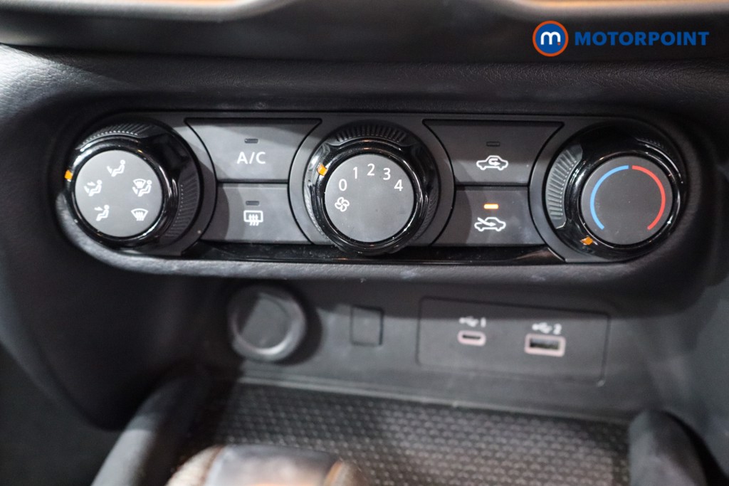 Nissan Juke Acenta Premium Automatic Petrol SUV - Stock Number (1575558) - 17th supplementary image