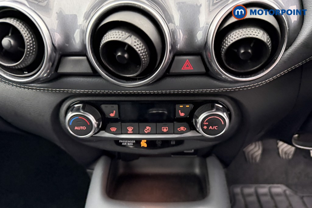 Nissan Juke Tekna Manual Petrol SUV - Stock Number (1575813) - 11th supplementary image