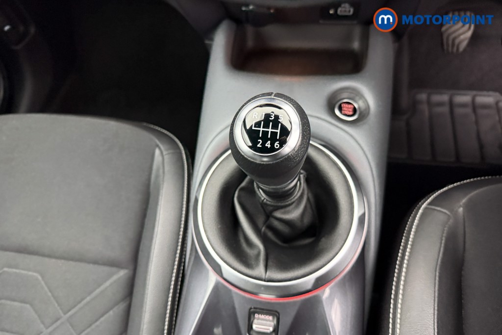 Nissan Juke Tekna Manual Petrol SUV - Stock Number (1575813) - 12th supplementary image