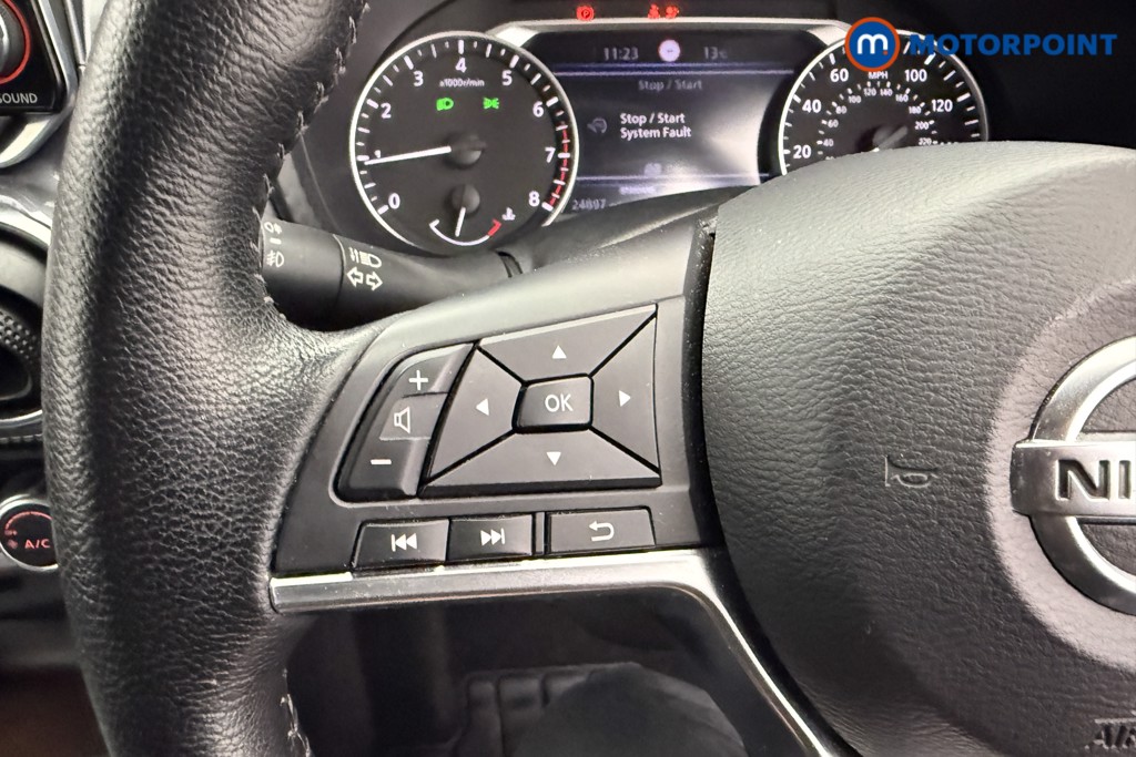 Nissan Juke Tekna Manual Petrol SUV - Stock Number (1575813) - 13th supplementary image