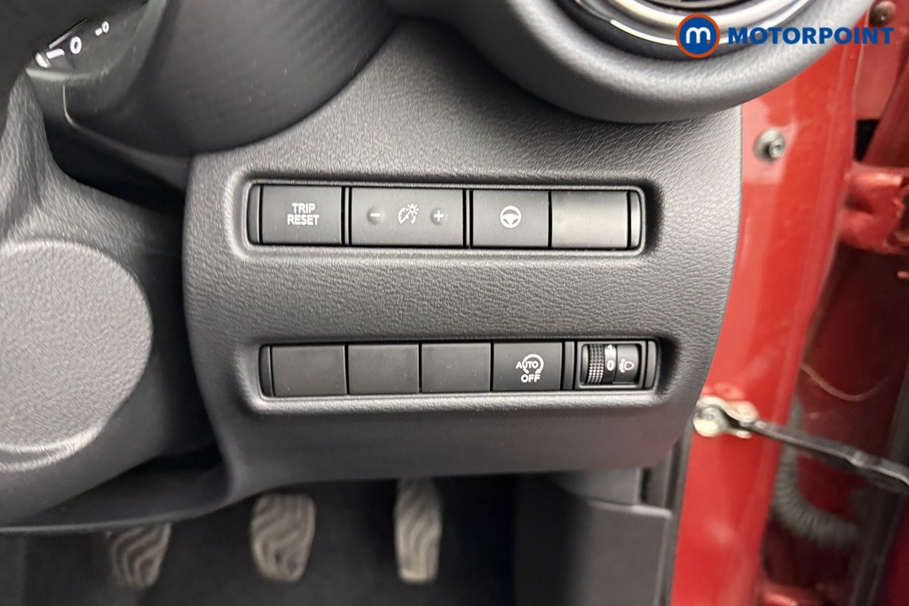 Nissan Juke Tekna Manual Petrol SUV - Stock Number (1575813) - 15th supplementary image