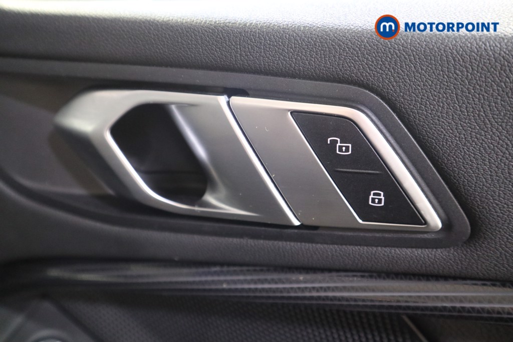 BMW 2 Series Sport Manual Petrol Saloon - Stock Number (1575892) - 12th supplementary image