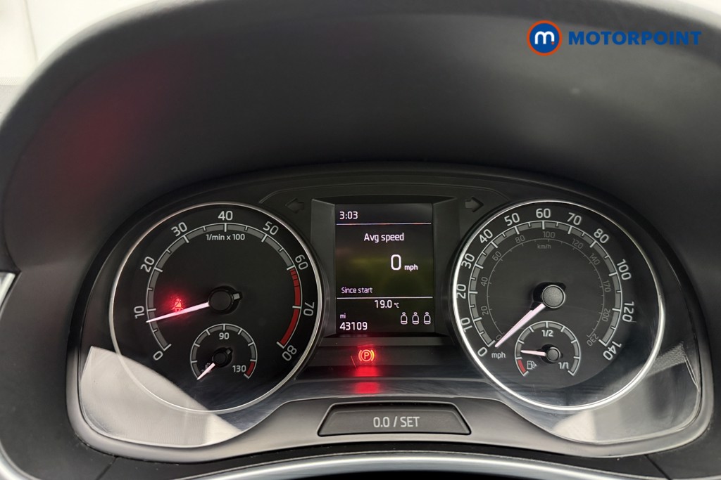 Skoda Fabia Colour Edition Manual Petrol Hatchback - Stock Number (1576192) - 5th supplementary image