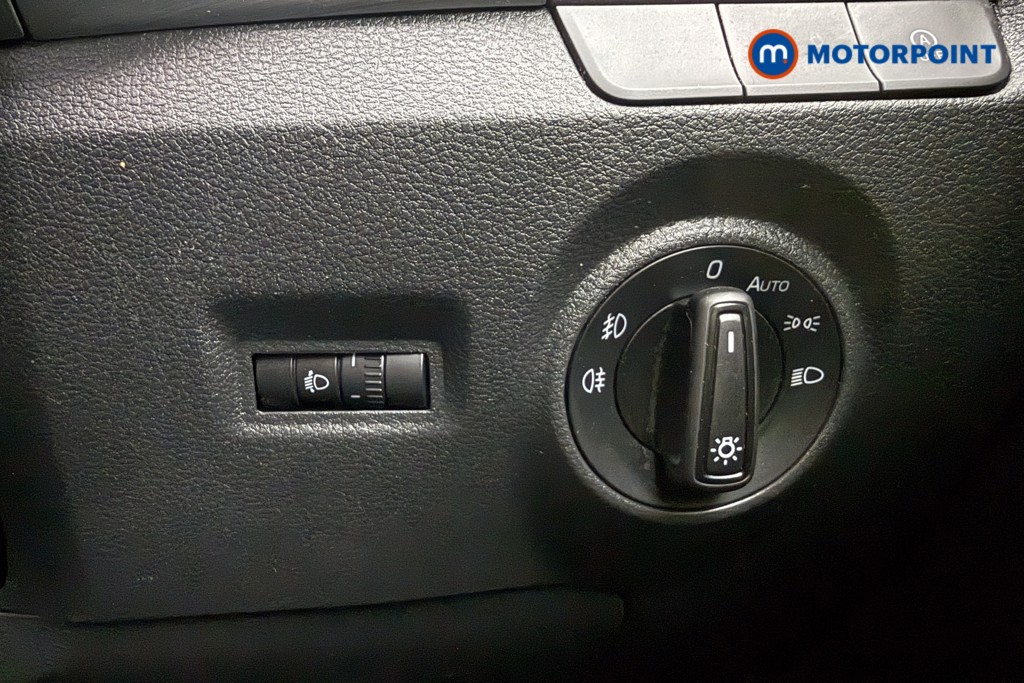 Skoda Fabia Colour Edition Manual Petrol Hatchback - Stock Number (1576192) - 16th supplementary image