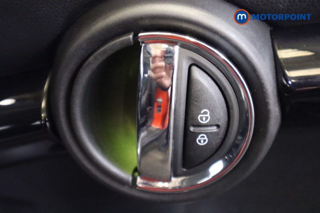 Mini Hatchback Cooper S Classic Tiptronic Petrol Hatchback - Stock Number (1576848) - 16th supplementary image