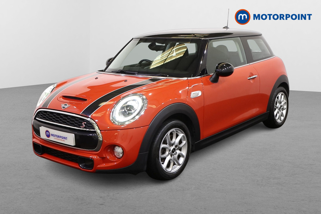 Mini Hatchback Cooper S Classic Tiptronic Petrol Hatchback - Stock Number (1576848) - Passenger side front corner